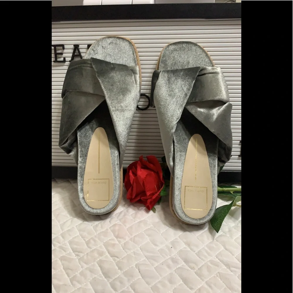 NWT Dolce Vita Golda Knotted Velvet Slipper (Seamoss).Be Summer ready with this. - Picture 4 of 9